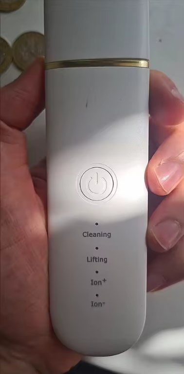 Ultrasonic Skin Scrubber